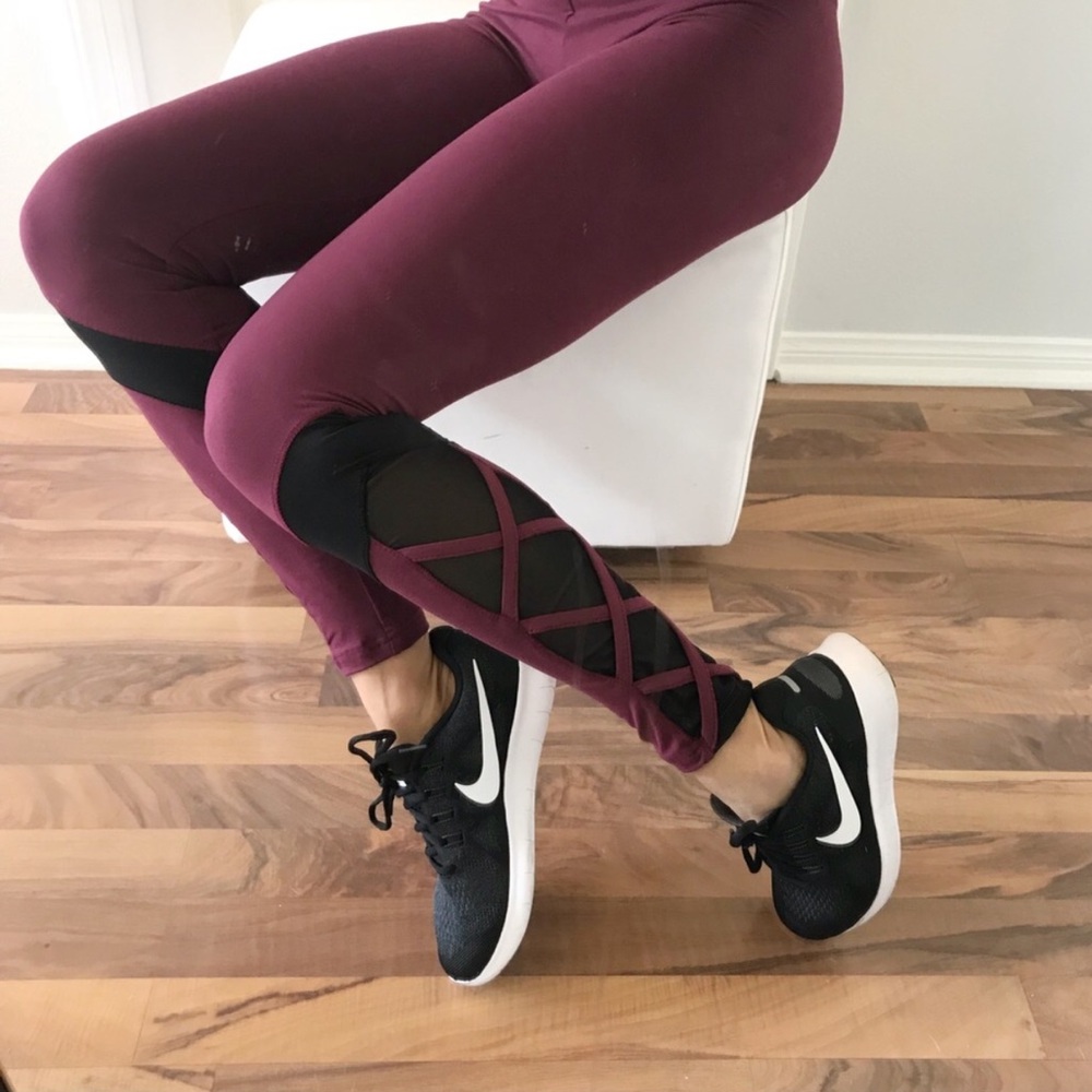 PRICE DROP ⬇️ Burgundy & Black Xx Leggings